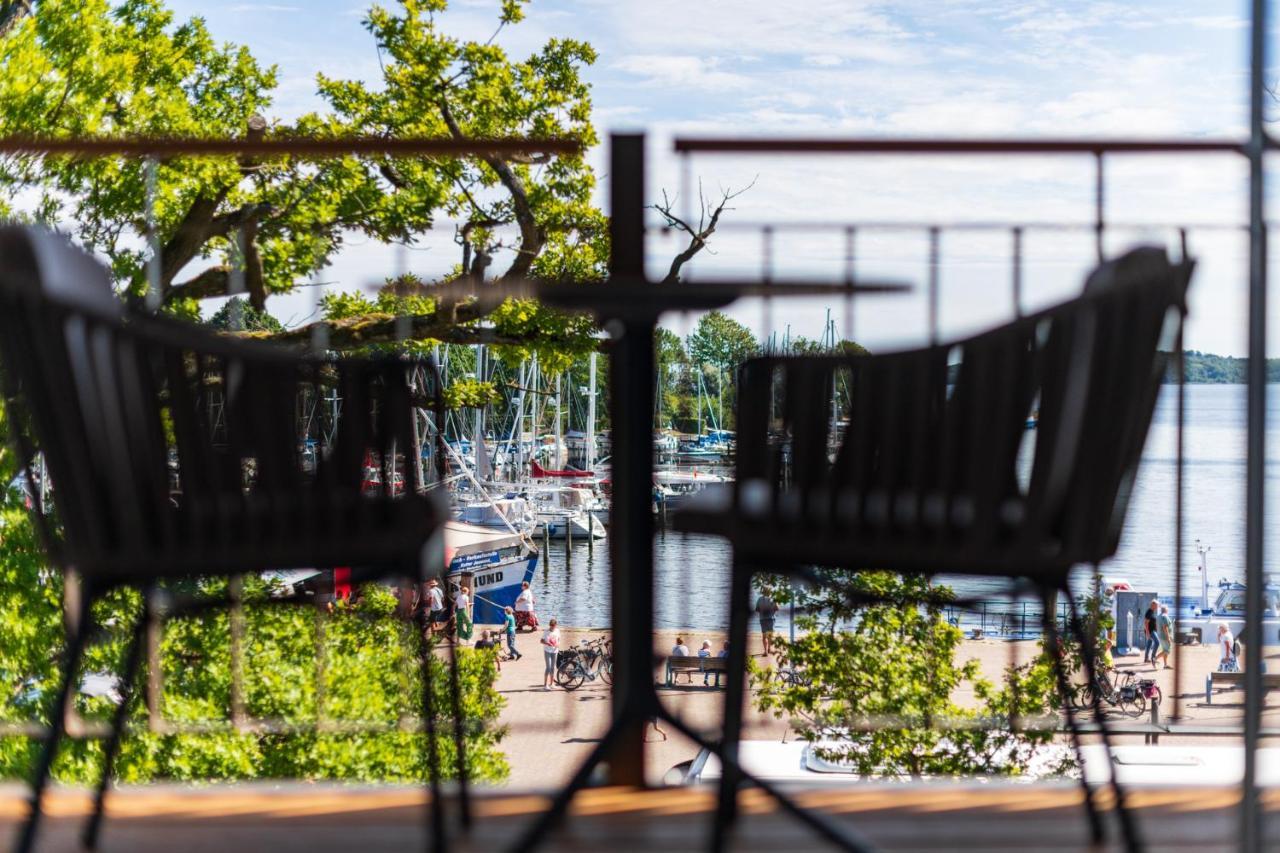 Hafenhotel Zu พุทบัส ภายนอก รูปภาพ