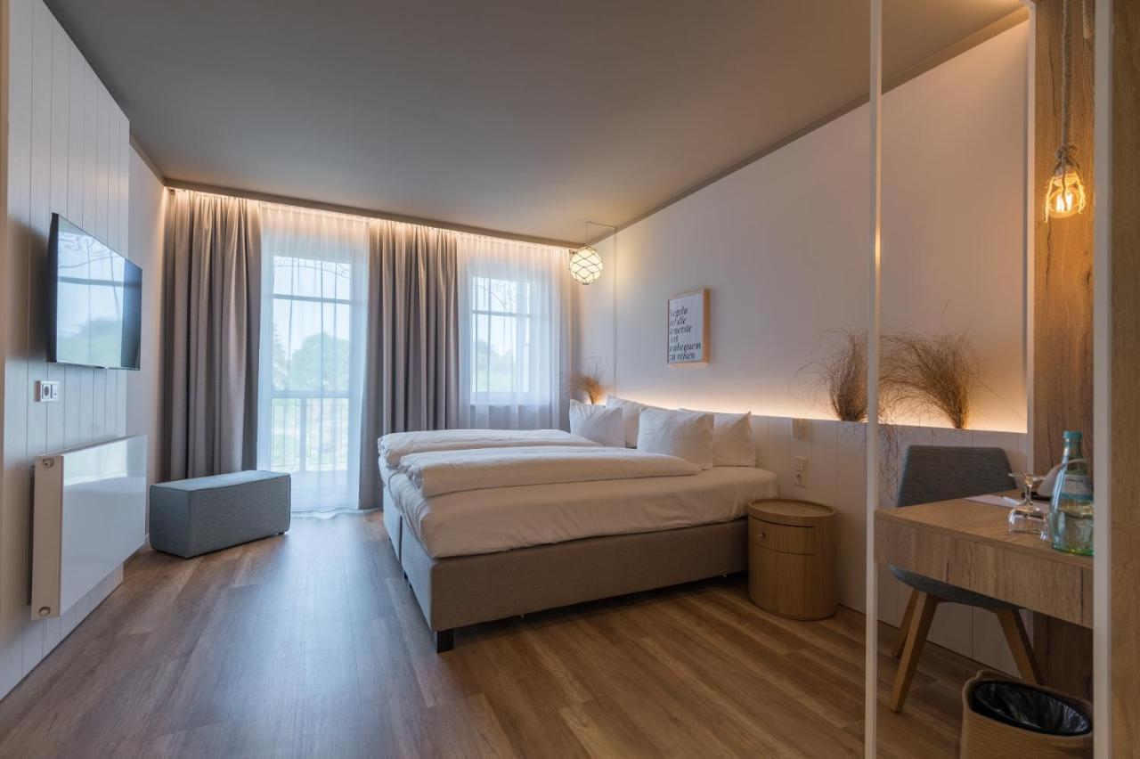 Hafenhotel Zu พุทบัส ภายนอก รูปภาพ